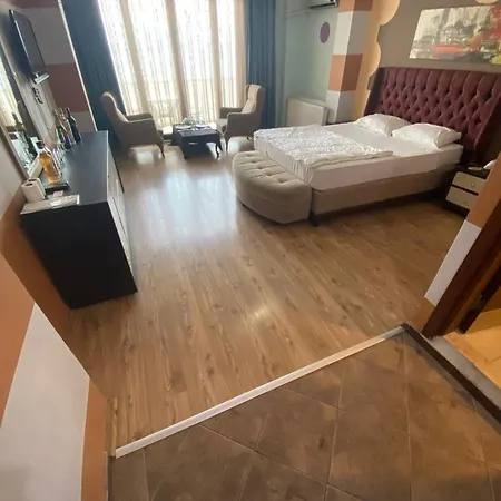 Yakamoz Hotel